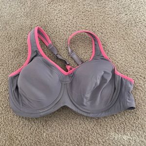 Sports bra In grey and pink. Size 36D